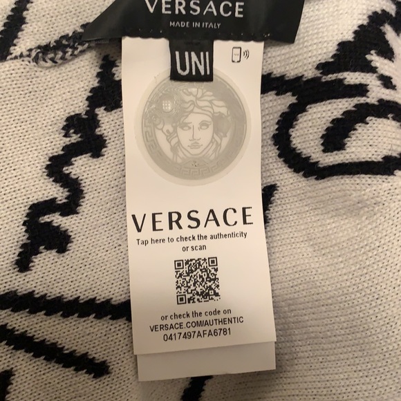 Versace Beanie Hat - Picture 4 of 4